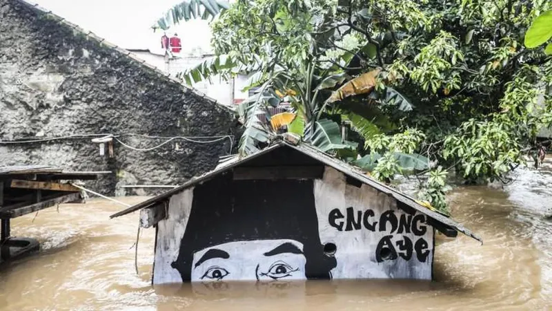 Os mais pobres são os mais vulneráveis às catástrofes naturais, como acontece por estes dias em Jacarta. Foto EPA/MAST IRHAM