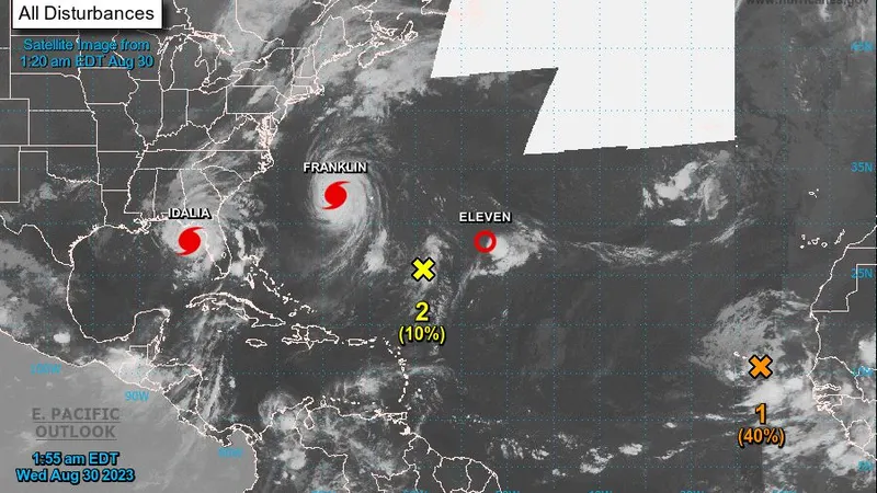 O Furacão Idália é um dos cinco eventos climatéricos sob observação do National Hurricane Center somente no Atlântico.&nbsp; Foto NHC