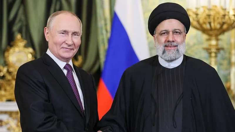 Putin e o agora falecido presidente Raisi eram aliados.&nbsp; &nbsp;Foto&nbsp;photosince / Shutterstock.com