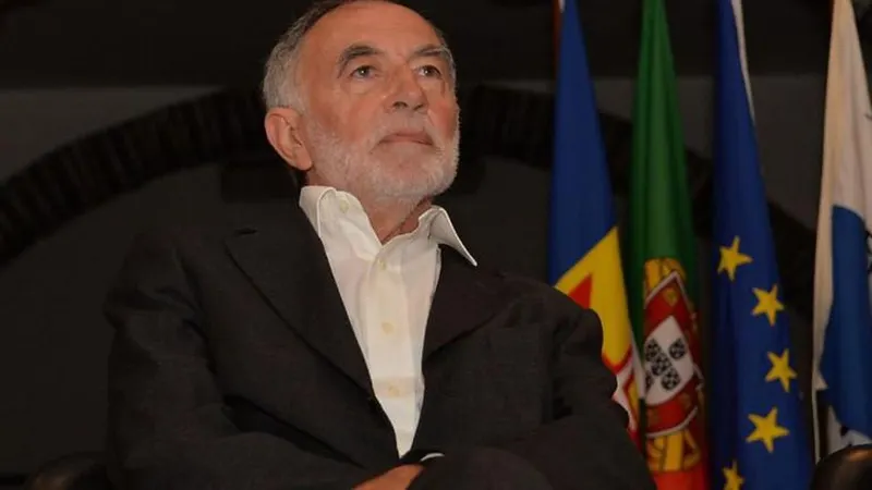 Jornalismo colaborativo é assinado pelo economista João Abel de Freitas.