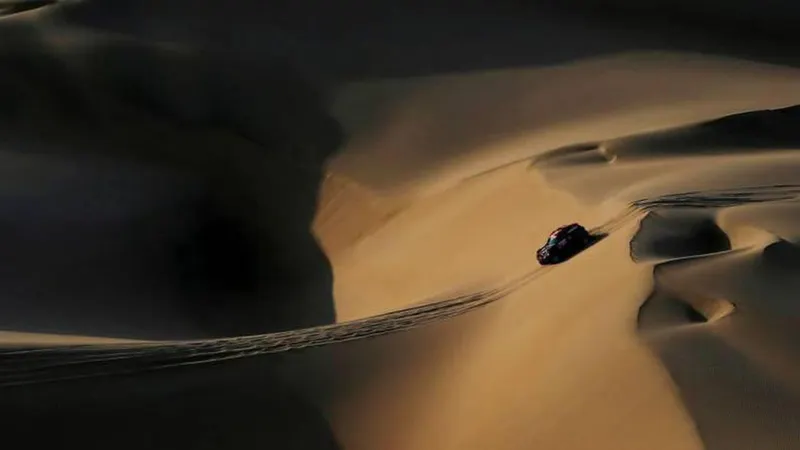 Pela primeira vez a prova, que hoje é mais uma marca, decorrerá nos desertos da Arábia Saudita.   Foto REUTERS/Carlos Jasso/Arquivo