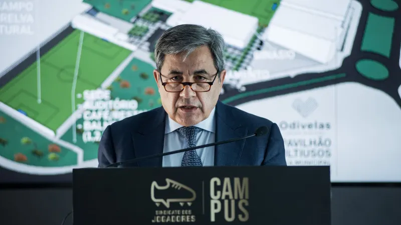 Fernando Gomes, presidente da FPF, vai apresentar o novo seleccionador nacional.&nbsp; &nbsp;Foto Arquivo/André Luís Alves/Global Imagens