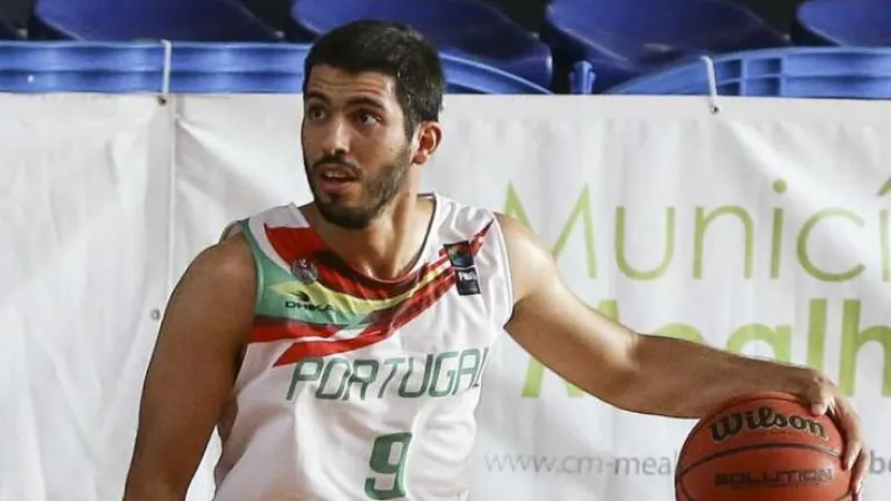 A Selecção portuguesa masculina de basquetebol de sub-20 sofreu hoje a primeira derrota com a Croácia, por 75-61.