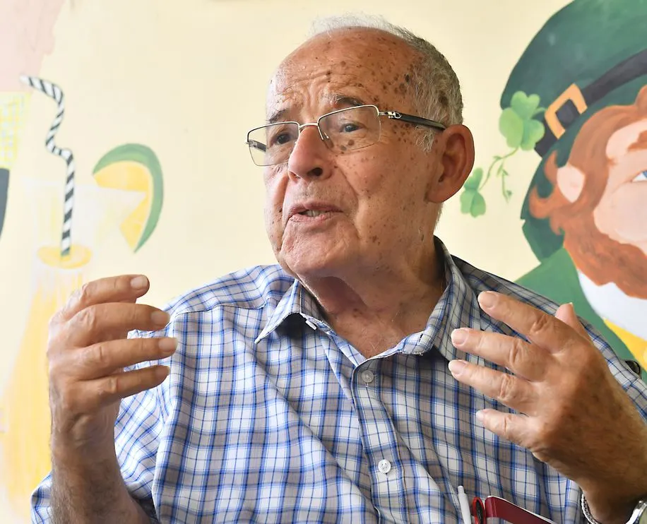<b>Bernardino Andrade é o fundador do grupo ‘Gente Ajudando Gente’, um projecto que vai ao encontro dos mais frágeis e excluídos.</b>