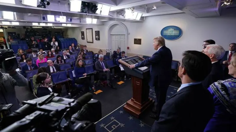 EPA/KEVIN DIETSCH / POOL