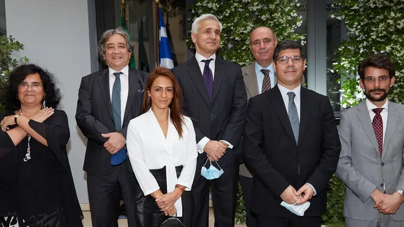 Na foto ao centro a representante do Euromar na Grécia, a madeirense Carla Olival.&nbsp; Foto DR