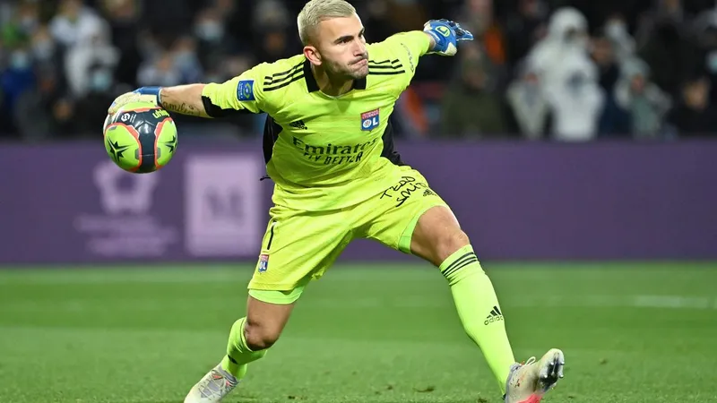 Português Anthony Lopes é o guarda-redes do Lyon.