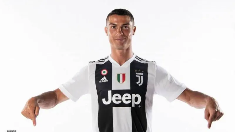 Eis a primeira foto partilhada pelo madeirense envergando a sua nova camisola. Foto Juventus Football Club