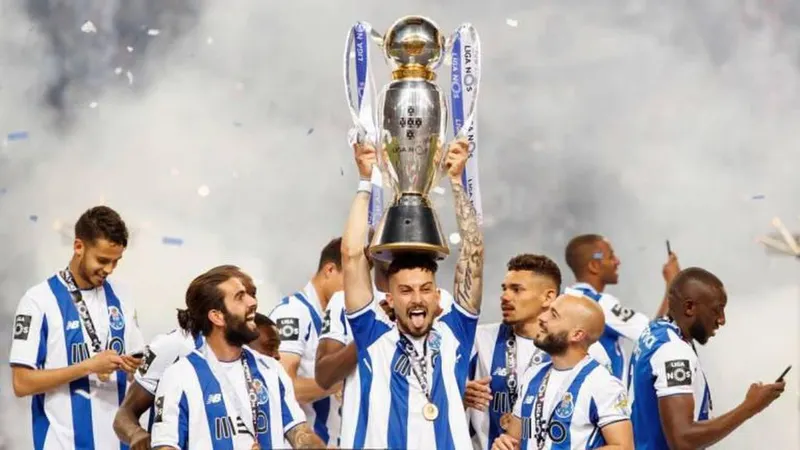 Para além do campeoanto, o Porto conquistou Supertaça.