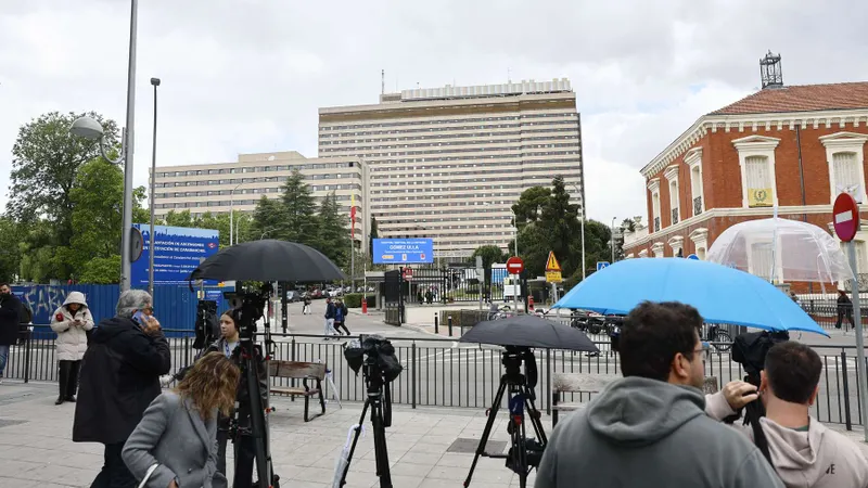 Infectados espanhóis estão internados no Hospital Gomez Ulloa, em Madrid.