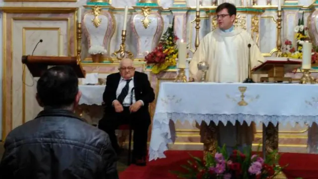 O Padre Manuel de Nóbrega foi a figura central da missa desta manhã no Curral das Freiras.