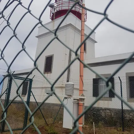 Estação meteorológica junto ao Farol da Ponta do Pargo