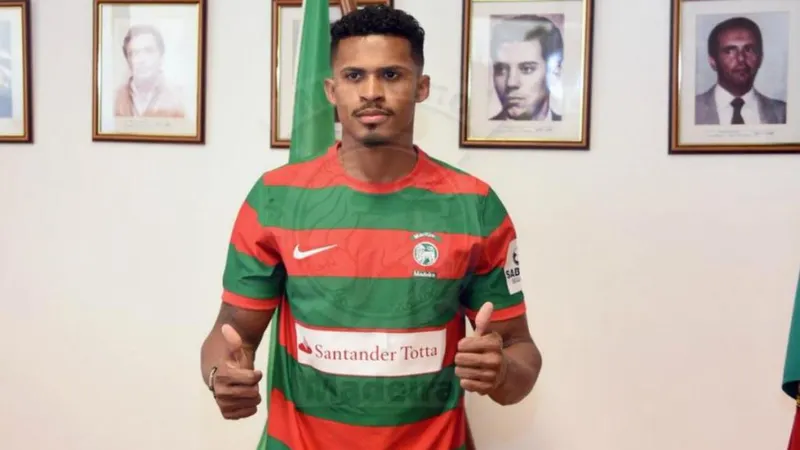 O médio brasileiro foi apresentado em Junho de 2017.