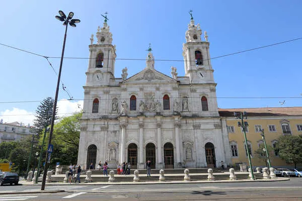 O desenho do novo acesso exterior à Basílica da Estrela, em Lisboa, é um dos nomeados.