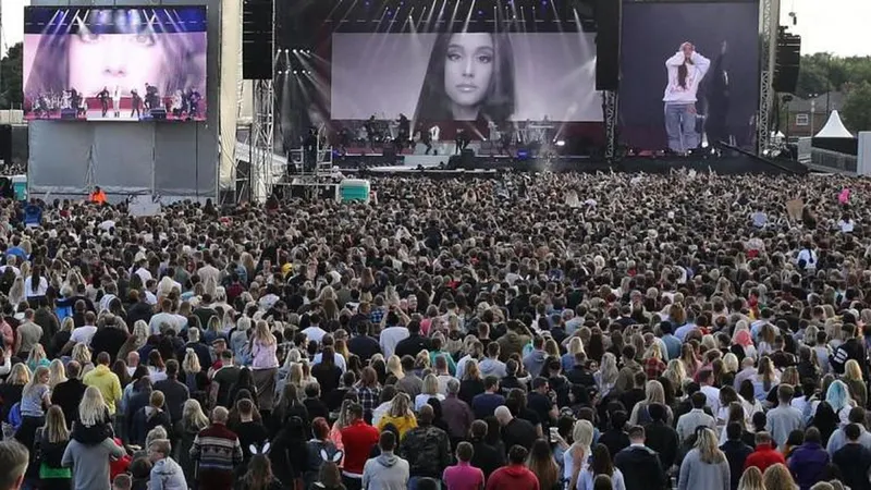 No dia 4 de Junho realizou-se um concerto solidário e contra o medo.   Foto EPA/NIGEL RODDIS