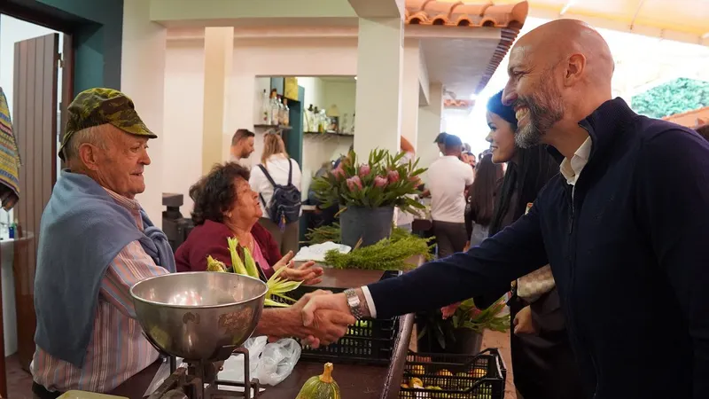 A visita do Chega ao Mercado do Santo da Serra