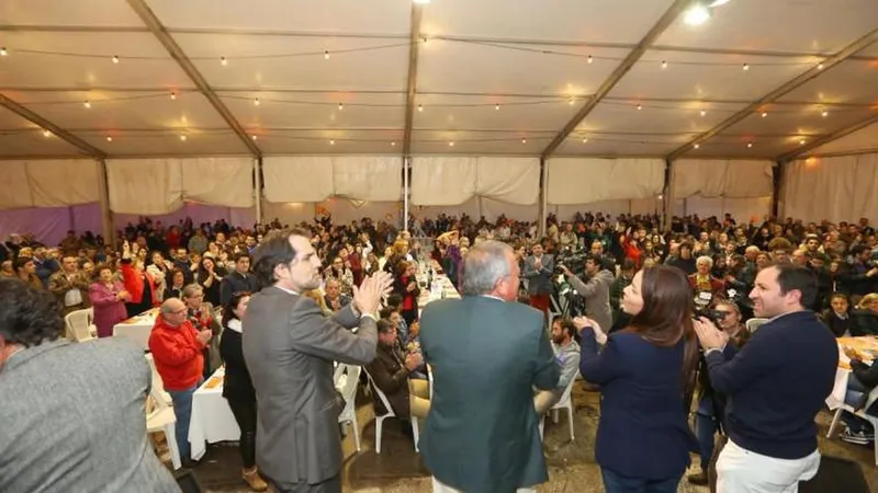 A tenda encheu para o jantar de apresentação da candidatura liderada por Roquelino Ornelas