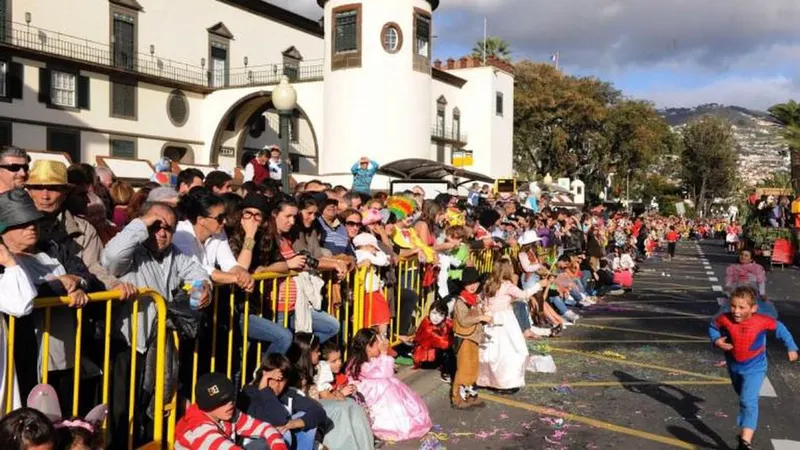 Na terça-feira de Carnaval, dia 28, há Cortejo Trapalhão. Foto Arquivo