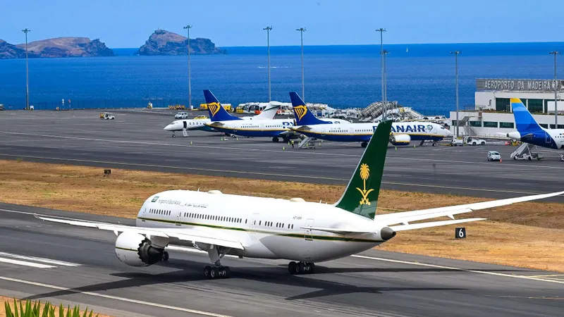 No dia de ontem, um Boeing 787 Dreamliner, da frota do Reino da Arábia Saudita, fez várias aterragens e descolagens no Aeroporto Internacional da Madeira - Cristiano Ronaldo.