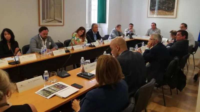 A reunião decorreu na sede do Instituto de Desenvolvimento Regional, no Funchal.