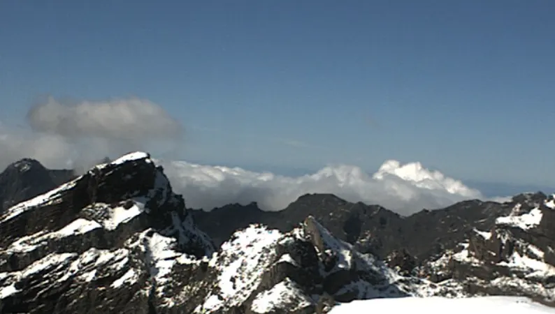 Imagem desta tarde captada pela Webcam no Pico do Areeiro