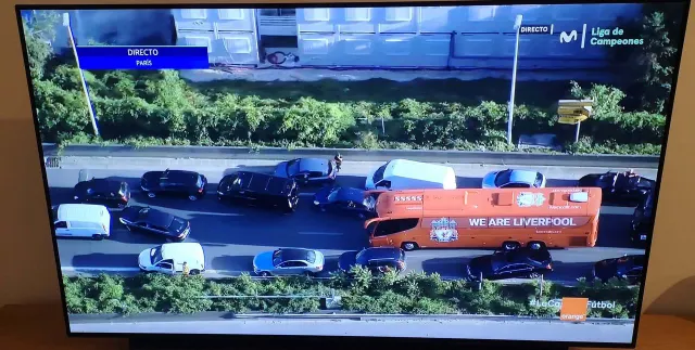 O autocarro do Liverpool também esteve "preso" no trânsito, fazendo com que a comitiva inglesa chegasse atrasada ao Stade de France.