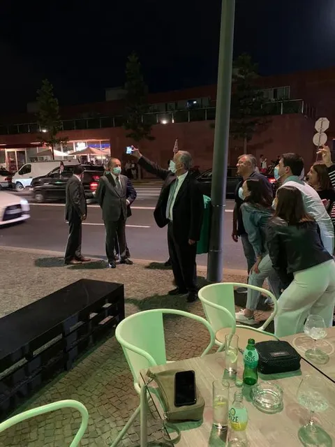 Marcelo Rebelo de Sousa na esplanada das Vespas.