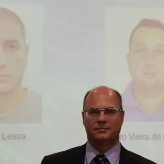 Wilson Witzel, governador do Rio, numa conferência depois das detenções: o autor dos disparos terá sido Ronnie Lessa, polícia militar reformado, de 48 anos, e o condutor do automóvel, Élcio Vieira de Queiroz, ex-polícia militar, de 46 anos.