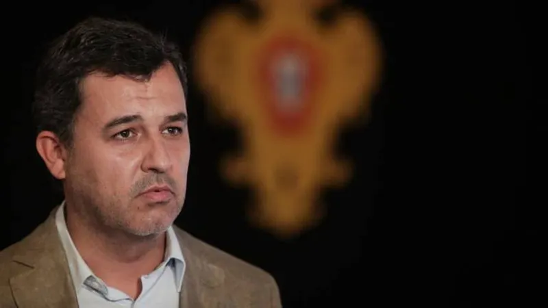 Deputados do PAN na Assembleia da República, como André Silva (na foto), não defendem interesses dos madeirenses e porto-santenses, dizem os demissionários. Foto MÁRIO CRUZ/LUSA