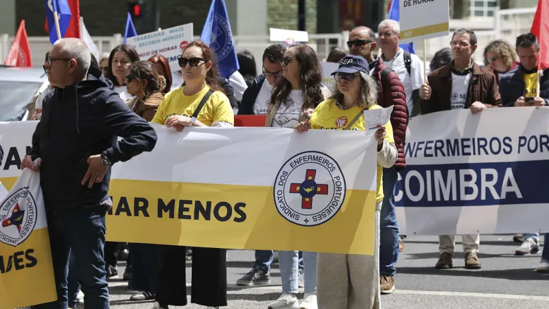Enfermeiros protestam em Lisboa por aumentos salariais.