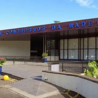 O Centro de Congresso da Madeira foi o palco escolhido para este 34.º Congresso Nacional de Hotelaria e Turismo que decorre na Madeira entre hoje e sexta-feira.&nbsp;
