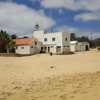 Esta instalação existente no sítio do Ribeiro Salgado foi finalmente demolida.