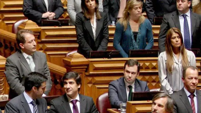 Em Outubro de 2012, na Assembleia da República, foi o único deputado do PSD e do CDS a votar contra o Orçamento de Estado para 2013, por discordar das orientações em relação à Madeira. Foto Gustavo Bom/Global Imagens