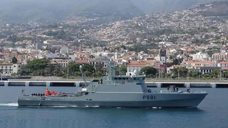 O navio regressa ao Funchal.   Foto Comando da Zona Marítima da Madeira.