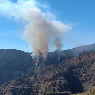 Imagem de ontem aquando do início do fogo a meio da tarde.&nbsp; &nbsp;Foto DR