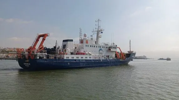 Partida de Lisboa do Navio de Investigação Mário Ruivo