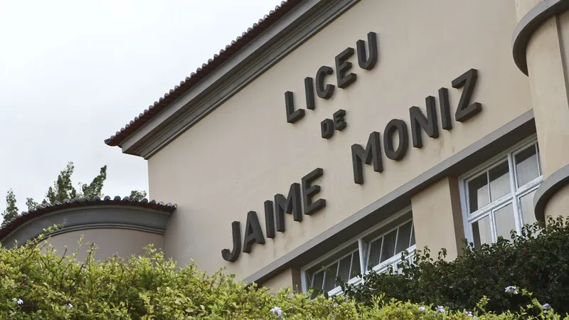 O Liceu Jaime Moniz é uma das 10 escolas com casos de Covid-19 confirmados. Foto Arquivo