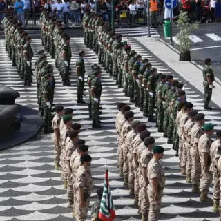 Hoje os novos soldados e os soldados que integram o 1.º contingente nacional formado na Madeira juntaram-se na cerimónia pública.   Foto Rui Silva/Aspress