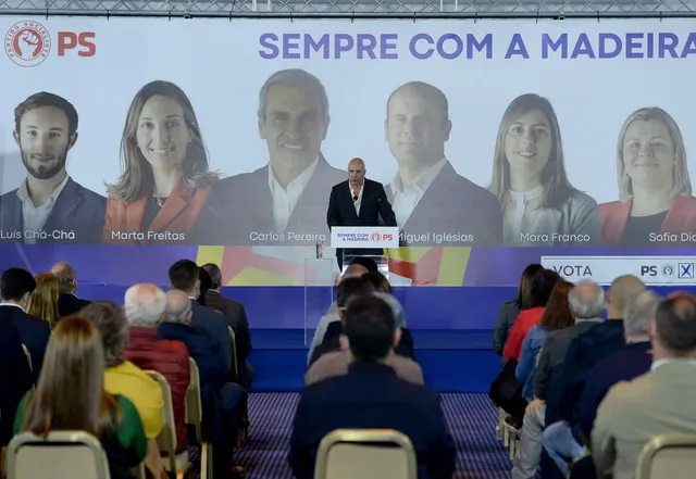 Mesmo no papel de líder demissionário do PS-Madeira, Paulo Cafôfo participou na campanha eleitoral.