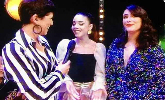 A intérprete Elisa e a orgulhosa Marta Carvalho, autora da letra e compositora da música ‘Medo de Sentir’