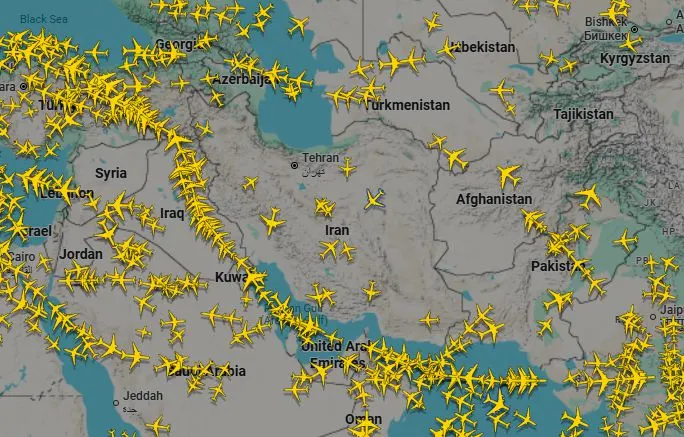 O espaço aéreo iraniano após a reabertura. Imagem do Fligthradar24 às 7h57.