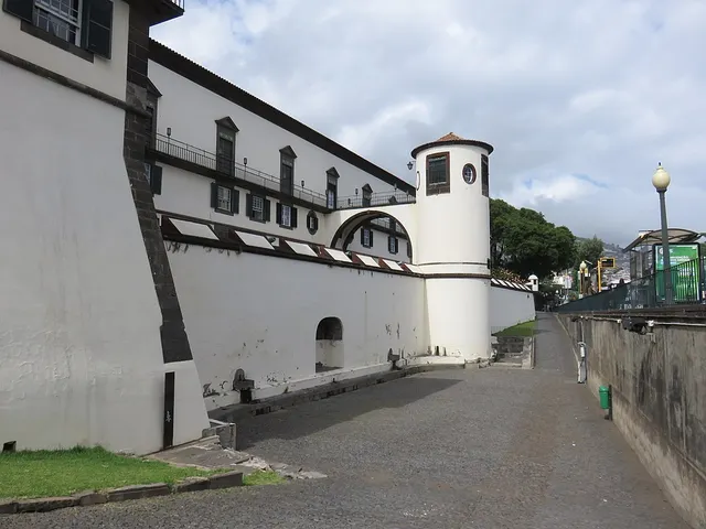 Palácio de São Lourenço, onde se realizaram vários dos notáveis concertos de Júlia de França Neto, em particular na época em que ali residia o conde de farrobo, governador do Funchal. Atribuição: PESP / Wikimedia CC-BY-SA 4.0