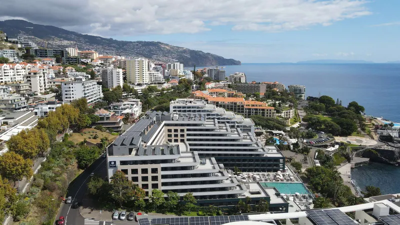 Dormidas no alojamento turístico em Maio aumentaram 2,1% em termos homólogos e os proveitos cresceram 5,2%.