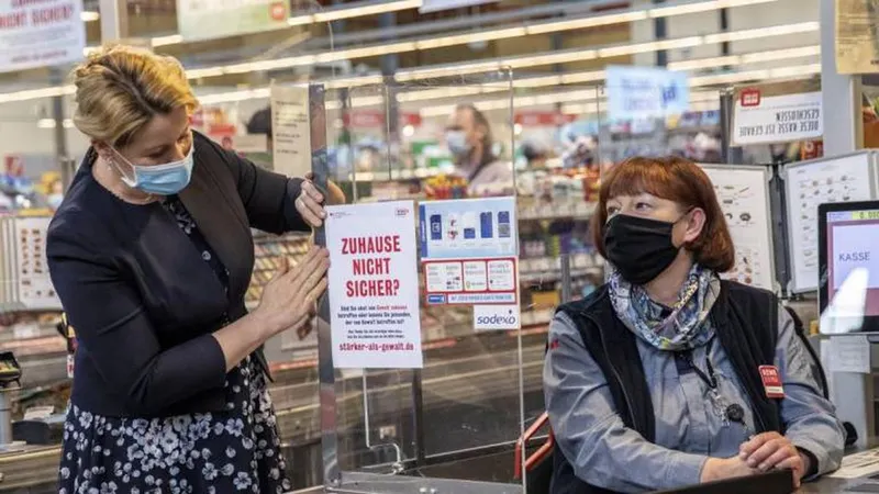 Foto EPA/MAJA HITIJ 
