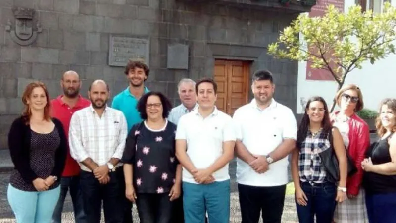 O PS em Santa Cruz assume o compromisso de complementar os apoios da Acção Social Educativa.