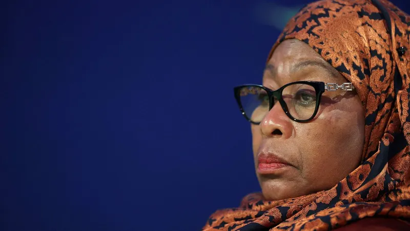 A Presidente tanzaniana, Samia Suluhu Hassan, já apresentou as condolências às famílias das vítimas na rede social Twitter.