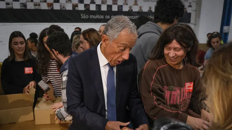 Presidente da República visitou o Banco Alimentar em Lisboa no sábado.&nbsp; &nbsp;Foto&nbsp;RUI MINDERICO/LUSA
