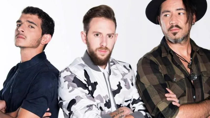 Tiago Silva, o primeiro a contar da esquerda, vence batalha no ‘The Voice’.