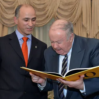 Gil Alves na homenagem feita pela Ordem dos Médicos Dentistas homenageia a Alberto João Jardim, em 2015.&nbsp;