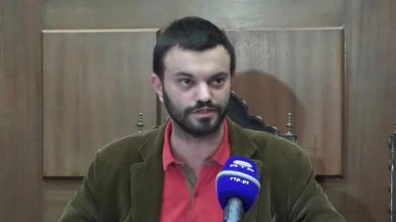 As propostas foram apresentadas hoje numa conferência de imprensa presidida pelo deputado comunista Ricardo Lume.